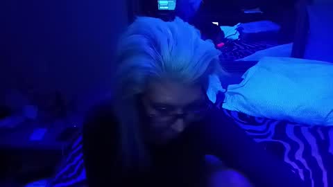 kikilovespartylights online show from 12/29/24, 12:34