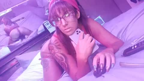 kikilovespartylights online show from 09/14/25, 09:30