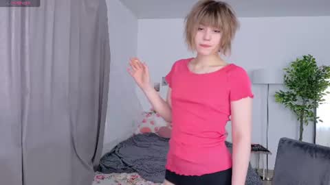 Snapshot of kikimoor chatting on 06/28/26, 02:28 Kiki online show from 06/28/26, 02:28