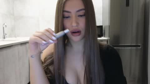 EvaAnna online show from 02/04/25, 03:15