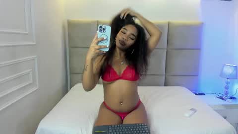 Snapshot of kilyegomez1 chatting on 06/18/26, 03:07 SHURI LUX online show from 06/18/26, 03:07