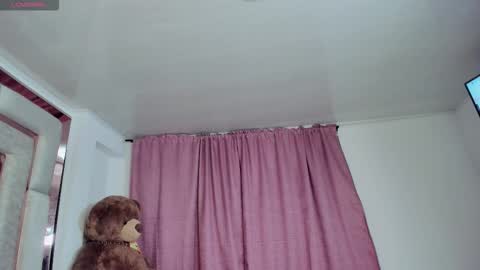 Nicole. online show from 10/30/25, 02:57