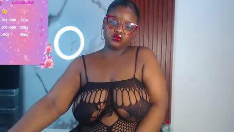 Snapshot of kim_brown2 chatting on 05/10/26, 03:01 Kim Follow me please online show from 05/10/26, 03:01