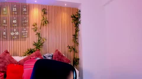 Kim online show from 07/10/26, 02:30