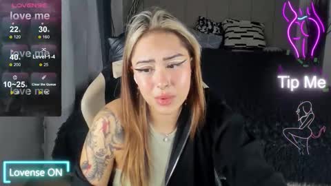 Kim online show from 09/25/25, 08:56