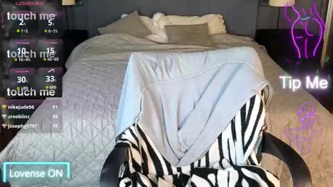 Kim online show from 12/19/25, 09:05