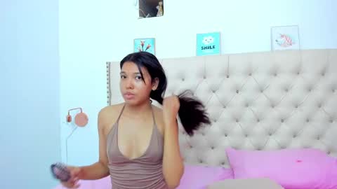 Snapshot of kim_eli chatting on 01/03/25, 07:39 kim_eli online show from 01/03/25, 07:39