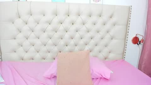 Snapshot of kim_eli chatting on 01/19/25, 01:43 kim_eli online show from 01/19/25, 01:43