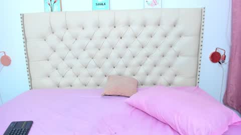 Snapshot of kim_eli chatting on 02/14/25, 02:18 kim_eli online show from 02/14/25, 02:18