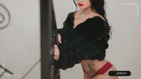 Snapshot of kim_ev chatting on 01/15/25, 08:09 Kim online show from 01/15/25, 08:09