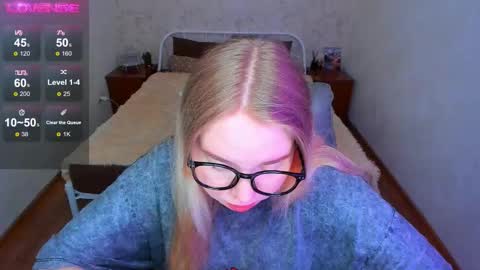 Snapshot of kim_girl_next_door chatting on 02/21/26, 02:51 KIM online show from 02/21/26, 02:51