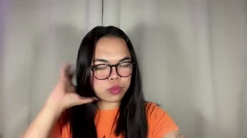 Snapshot of kim_kyile chatting on 11/21/25, 12:10 KYLIE online show from 11/21/25, 12:10