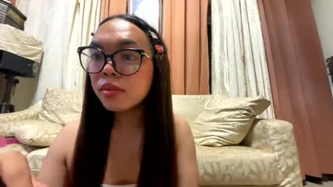 Snapshot of kim_kyile chatting on 06/02/26, 03:47 KYLIE online show from 06/02/26, 03:47