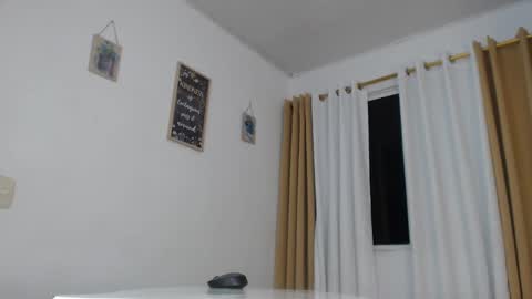 Snapshot of kim_lu29 chatting on 10/28/25, 05:22 kim online show from 10/28/25, 05:22