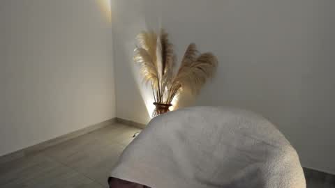 Kim Murphy online show from 10/28/25, 01:14