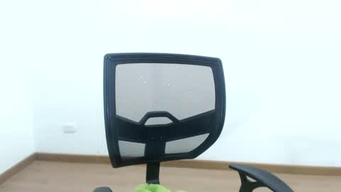 Snapshot of kim_naomyy chatting on 12/18/24, 01:05 Kim Naomy online show from 12/18/24, 01:05