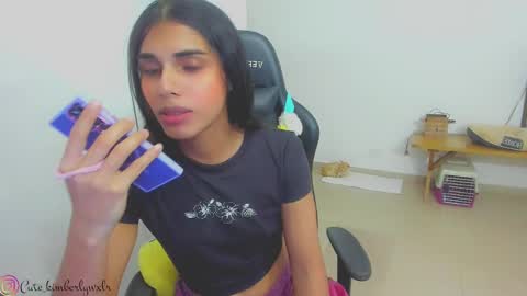 Snapshot of kim_wexler chatting on 02/10/25, 12:52 OnlyFans kimberlywexlr online show from 02/10/25, 12:52