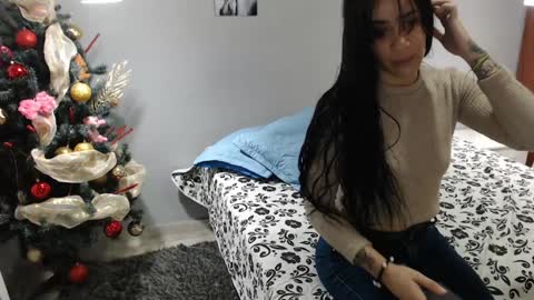 Kim  Yuk online show from 12/21/24, 05:40