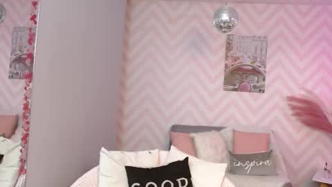 Snapshot of kimberlee_moon chatting on 02/27/26, 12:05 Kym online show from 02/27/26, 12:05