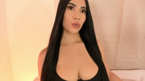 Snapshot of kimberlin_cam_ chatting on 05/31/26, 08:10 Kimberlin online show from 05/31/26, 08:10