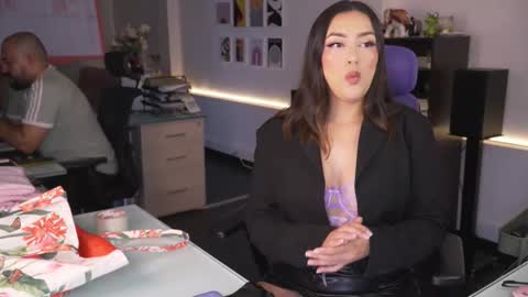 Kimberly 1200-1900 GMT-5 online show from 02/22/26, 05:00