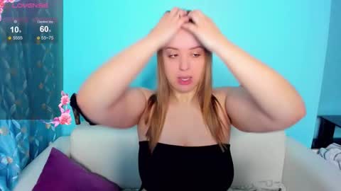 Snapshot of kimberly_mm chatting on 02/08/26, 02:53 kimberly_mm online show from 02/08/26, 02:53