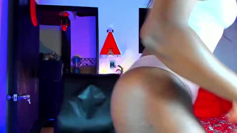 Kimberly Banks online show from 12/29/24, 02:17