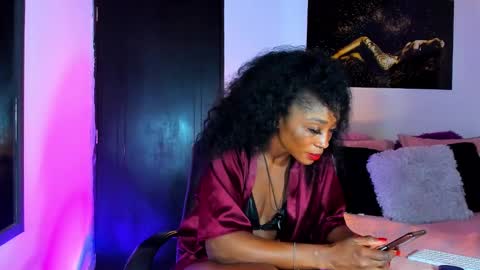 Kimberly Banks online show from 01/27/25, 12:22