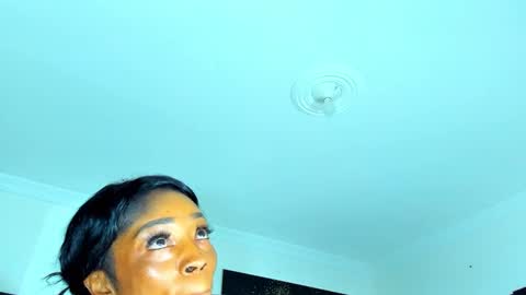 Kimberly Banks online show from 02/10/26, 09:57