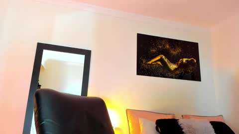 Kimberly Banks online show from 02/12/26, 10:43