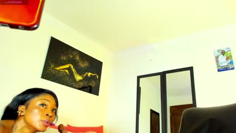 Snapshot of kimberlybanks2 chatting on 06/12/26, 10:52 Kimberly Banks online show from 06/12/26, 10:52
