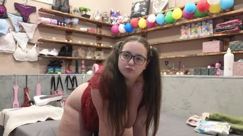 Snapshot of kimberlycaprice chatting on 02/07/25, 04:14 kimberlycaprice online show from 02/07/25, 04:14