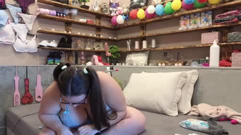 Snapshot of kimberlycaprice chatting on 02/08/25, 11:22 kimberlycaprice online show from 02/08/25, 11:22