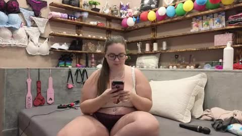 Snapshot of kimberlycaprice chatting on 02/09/25, 05:08 kimberlycaprice online show from 02/09/25, 05:08