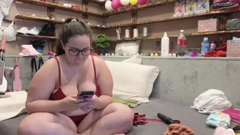 Snapshot of kimberlycaprice chatting on 02/26/25, 11:52 kimberlycaprice online show from 02/26/25, 11:52