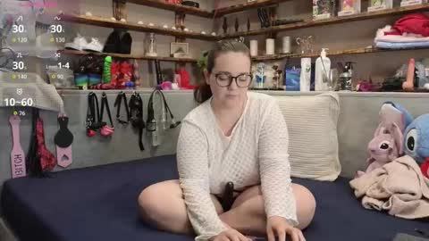 Snapshot of kimberlycaprice chatting on 10/19/25, 06:14 kimberlycaprice online show from 10/19/25, 06:14