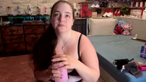Snapshot of kimberlycaprice chatting on 05/15/26, 08:10 kimberlycaprice online show from 05/15/26, 08:10