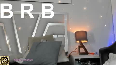 Snapshot of kimberlycoxxx chatting on 12/23/24, 02:24 kimberly online show from 12/23/24, 02:24