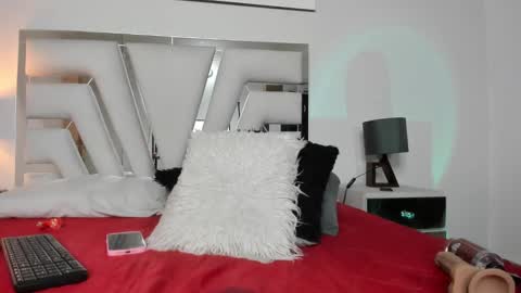 Snapshot of kimberlycoxxx chatting on 01/27/25, 01:05 kimberly online show from 01/27/25, 01:05