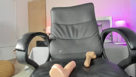 Snapshot of kimberlycoxxx chatting on 02/20/25, 01:25 kimberly online show from 02/20/25, 01:25