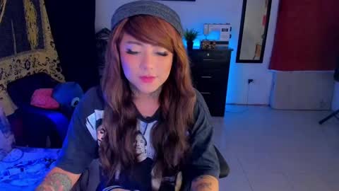 Kimberly Polizzi     online show from 09/19/25, 03:08