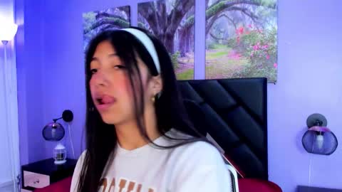 Kimberly Villalobos online show from 10/08/25, 12:47