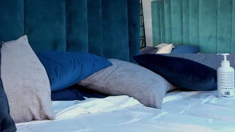 Kim online show from 12/22/24, 12:49