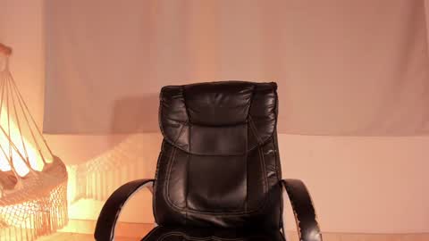 Kim online show from 02/23/25, 01:10