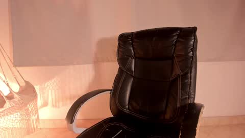 Kim online show from 03/02/25, 11:39