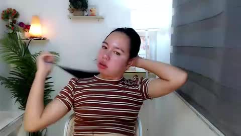 Snapshot of kimbratx chatting on 10/12/25, 10:42 kimbratx online show from 10/12/25, 10:42