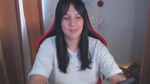 Snapshot of kimflexible_ chatting on 12/11/24, 01:39 Kim 3 online show from 12/11/24, 01:39