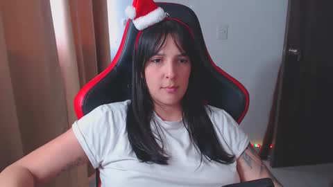 Snapshot of kimflexible_ chatting on 12/28/24, 08:47 Kim 3 online show from 12/28/24, 08:47