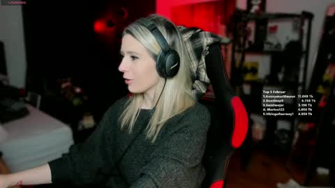 Wolfs Girl online show from 02/26/25, 08:54