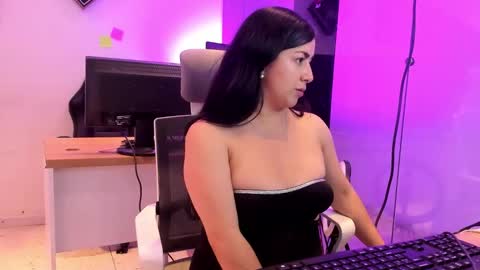 Camila online show from 10/21/25, 01:23